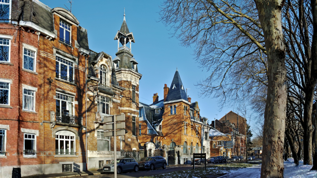 Quartier Brigode à Villeneuve-d’Ascq avec ses maisons familiales et ses avenues arborées prisées pour l’immobilier résidentiel