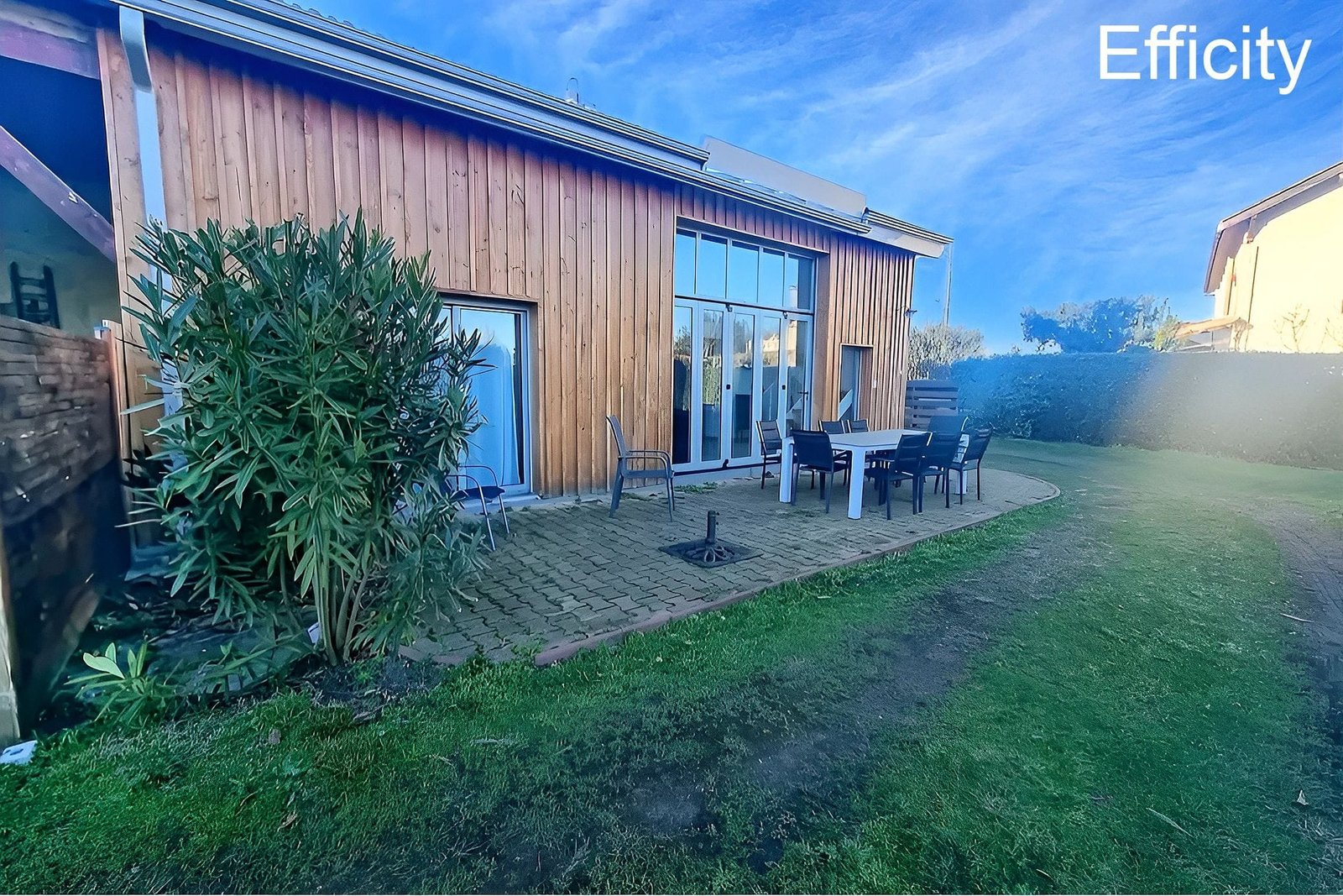 Photo 33470 – GUJAN-MESTRAS – PROPRIETE D’EXCEPTION – 14 PIÈCES – 10 CHAMBRES – 383 M² – AVEC TERRASSE, PISCINE ET JARDIN ARBORÉ