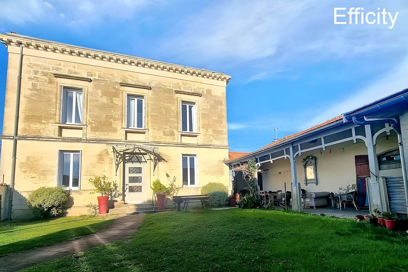 Photo 33470 – GUJAN-MESTRAS – PROPRIETE D’EXCEPTION – 14 PIÈCES – 10 CHAMBRES – 383 M² – AVEC TERRASSE, PISCINE ET JARDIN ARBORÉ