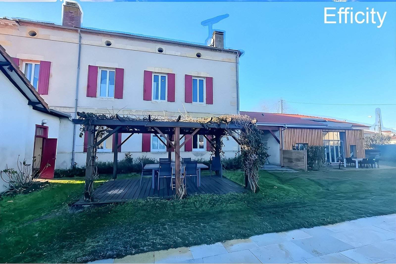 Photo 33470 – GUJAN-MESTRAS – PROPRIETE D’EXCEPTION – 14 PIÈCES – 10 CHAMBRES – 383 M² – AVEC TERRASSE, PISCINE ET JARDIN ARBORÉ