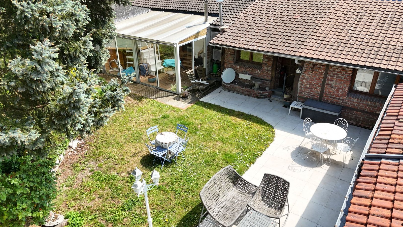 Photo 59113 Martinsart Seclin / Attiches QUARTIER RESIDENTIEL - 6 PIECES - 3 CHAMBRES -236 m2 - MAISON DE FAMILLE INDIVIDUELLE AVEC TERRASSE ET SAUNA