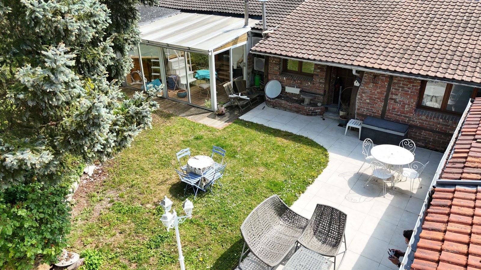 Photo 59113 Martinsart Seclin / Attiches QUARTIER RESIDENTIEL - 6 PIECES - 3 CHAMBRES -236 m2 - MAISON DE FAMILLE INDIVIDUELLE AVEC TERRASSE ET SAUNA