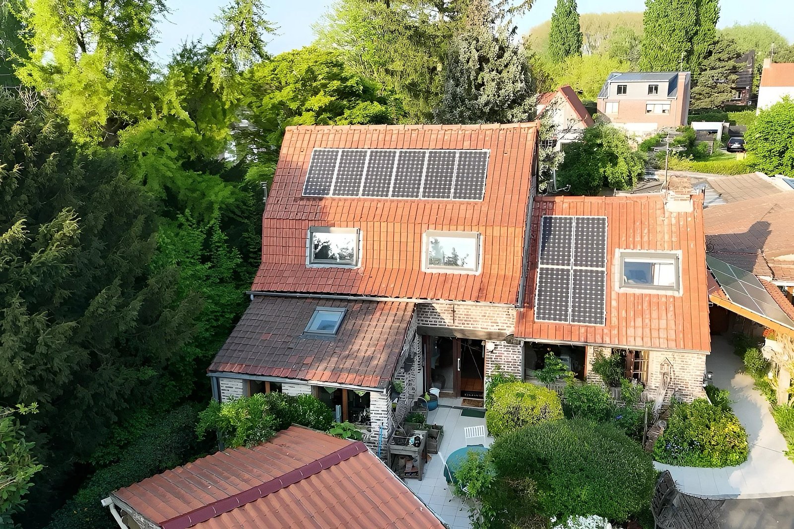 Photo 59113 Martinsart Seclin / Attiches QUARTIER RESIDENTIEL - 6 PIECES - 3 CHAMBRES -236 m2 - MAISON DE FAMILLE INDIVIDUELLE AVEC TERRASSE ET SAUNA