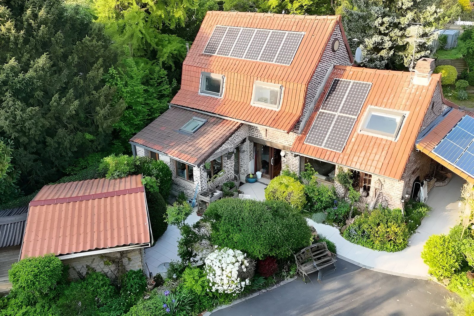 Photo 59113 Martinsart Seclin / Attiches QUARTIER RESIDENTIEL - 6 PIECES - 3 CHAMBRES -236 m2 - MAISON DE FAMILLE INDIVIDUELLE AVEC TERRASSE ET SAUNA