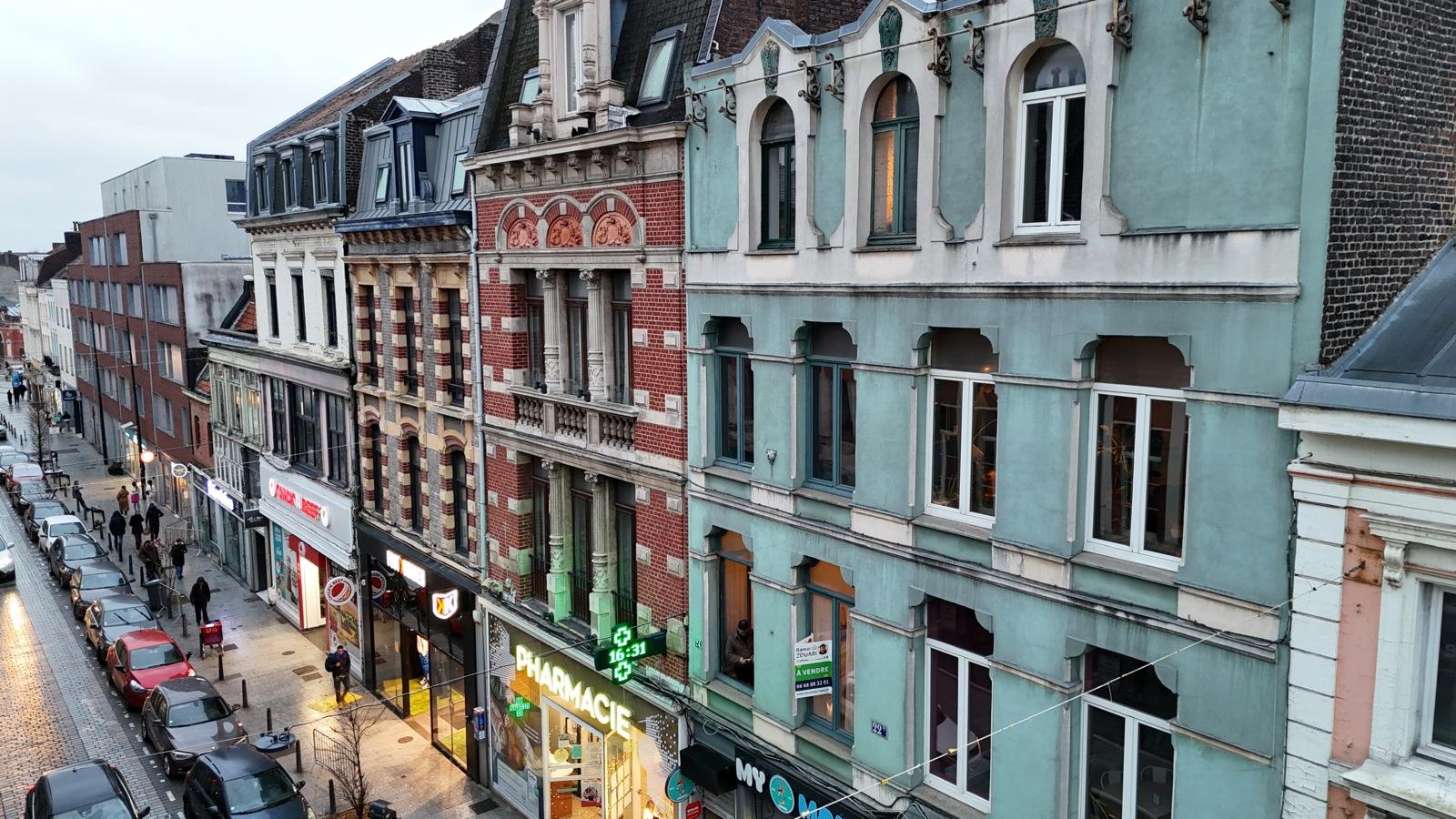 Photo 59100 – ROUBAIX – SECTEUR HISTORIQUE – GRAND RUE – IMMEUBLE DE RAPPORT – EMPLACEMENT STRATÉGIQUE – 9,5 % RENDEMENT