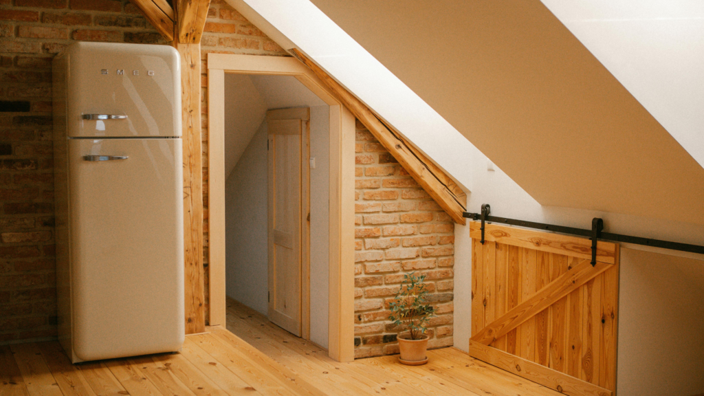 Mesure de surface sous pente avec hauteur minimale de 1,80 m