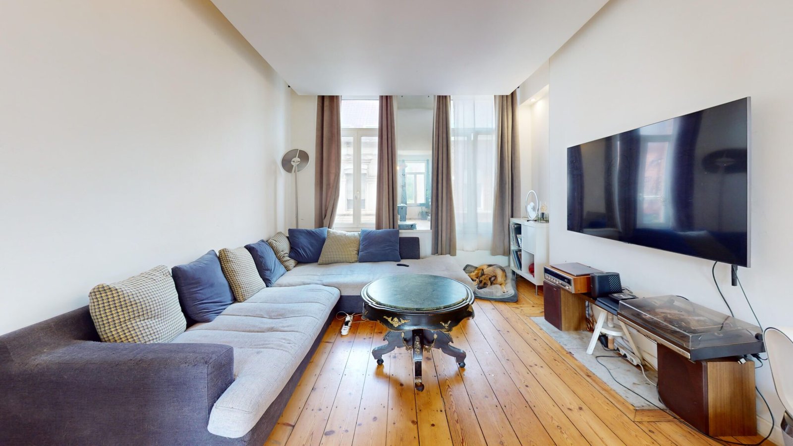 Photo Salon séjour – 59100 ROUBAIX – QUARTIER INKERMANN – MAISON BOURGEOISE DE CARACTÈRE – 260 M² – Izy Immo